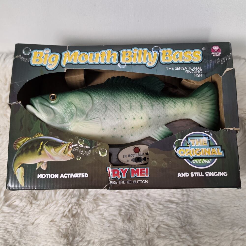Big Mouth Billy Bass The Singing Motion Fish I WILL SURVIVE Song Rare in Box